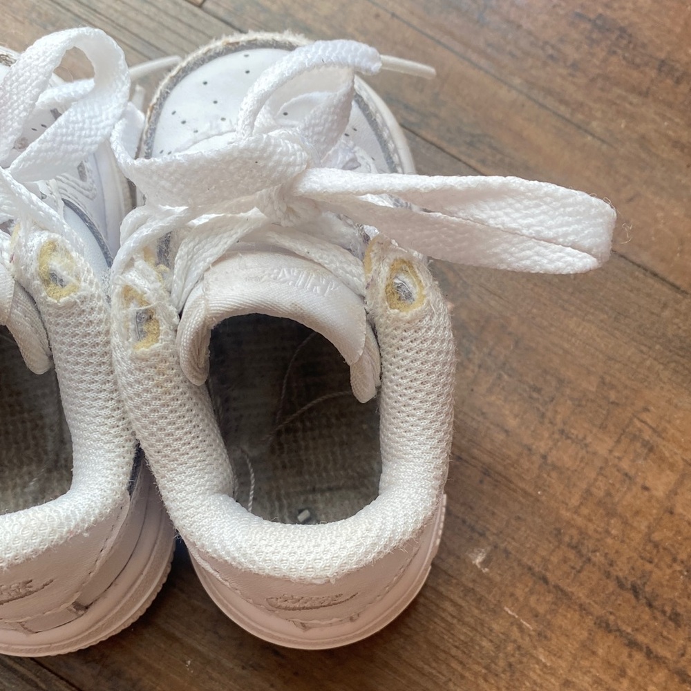 Bundle Nike and Crocs Kids' Blue Clogs and White Sneakers - Picture 6 of 16